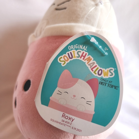 NWT Roxy 8" Boba Cat Squishmallows NWT Hot Topic exclusive plush stuffed animal - Picture 3 of 5